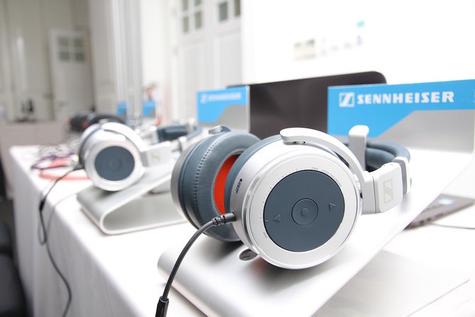 headphone audiophile dengan kemampuan kontrol bass inovatif sennheiser hd 630vb