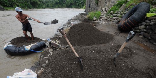 Nelayan Serang usir kapal penambang pasir