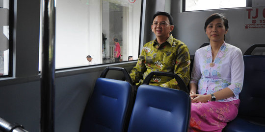 Pembelaan Ahok Jakarta dikepung banjir