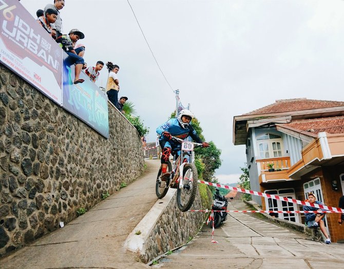 urban downhill di kampung wisata kungkuk batu