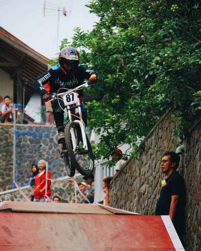 urban downhill di kampung wisata kungkuk batu