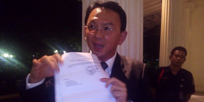 ahok marah reporter Ahok faqih merdeka.com/fikri ©2016 marah.
