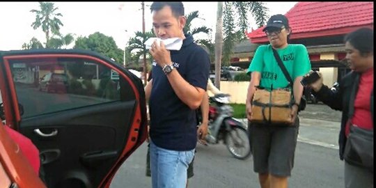 Usai kecelakaan, ribuan amunisi dan senpi terjatuh dari mobil