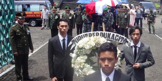 Dewan Adat Gorontalo beri gelar kehormatan pada almarhum JS Badudu