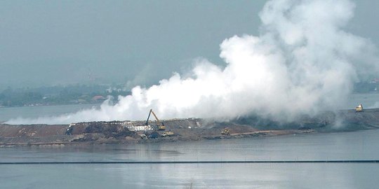 Semburan lumpur di Bojonegoro berganti gas bercampur air