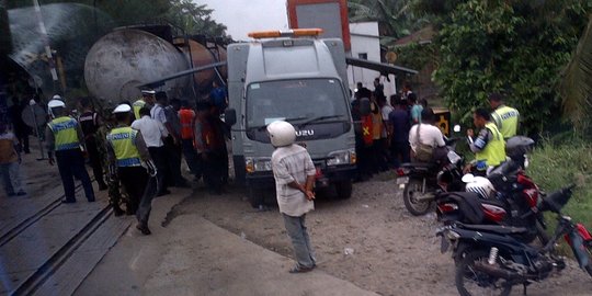 KA barang muatan logam baja terguling di dekat Stasiun Batang