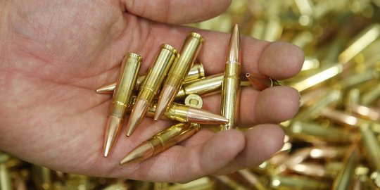 Ribuan peluru milik purnawirawan polisi diserahkan ke Polda Sumsel