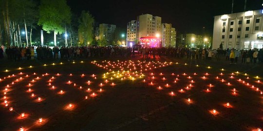 Ratusan warga berdoa peringati 30 tahun bencana nuklir Chernobyl