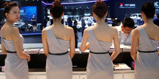 SPG seksi panaskan aura Pameran Auto China 2016