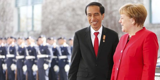 Jokowi: Inklusi keuangan Indonesia jauh tertinggal dari Malaysia