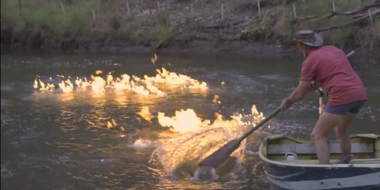 Melihat seramnya sungai berapi di Australia