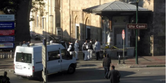 Bom bunuh diri meledak dekat masjid bersejarah Turki