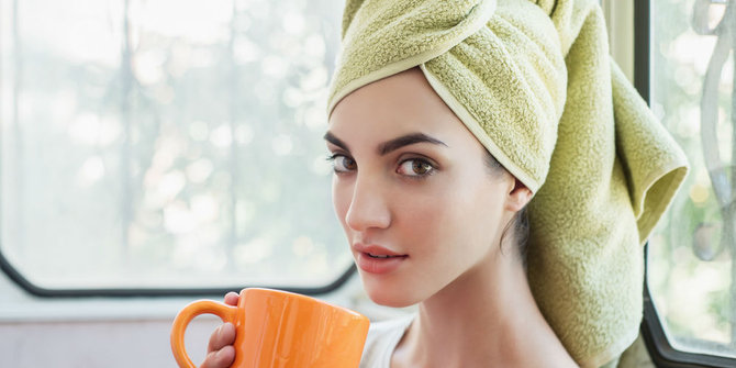 Cara merawat rambut dengan masker hijau  merdeka.com