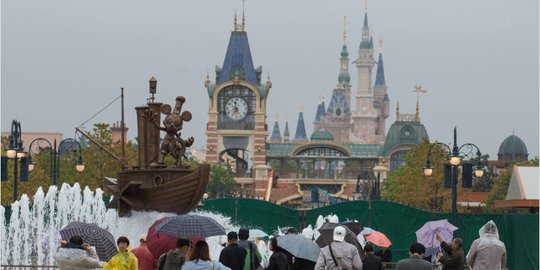 Dibuka bulan Juni, Disneyland Shanghai sudah kebanjiran pengunjung