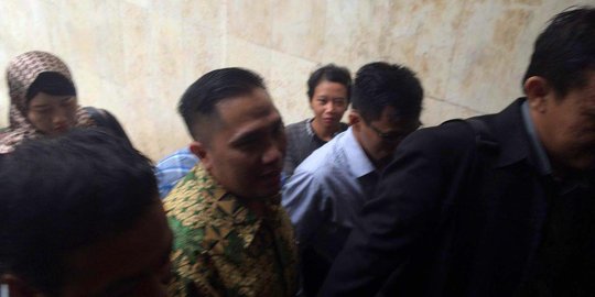 MKD sedang di luar negeri, pemecatan Ivan Haz tertunda