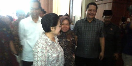 Risma cerita ke Megawati telah beli kodok buat basmi jentik nyamuk