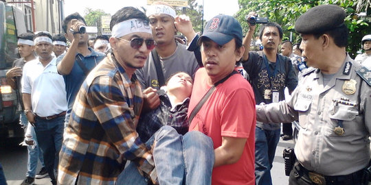 Peringati May Day, dua kelompok buruh bentrok di Medan