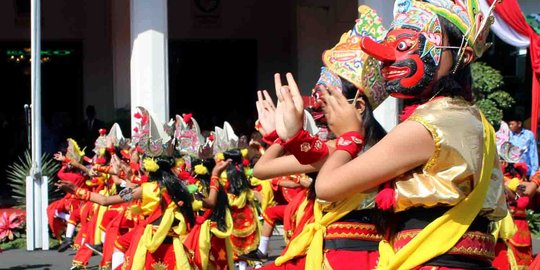 Peringati Hardiknas, siswa SD di Malang menari Bapang Joyosentiko