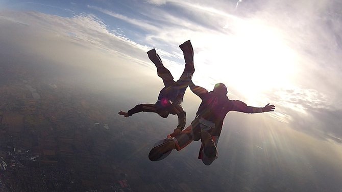 skydiving di indonesia