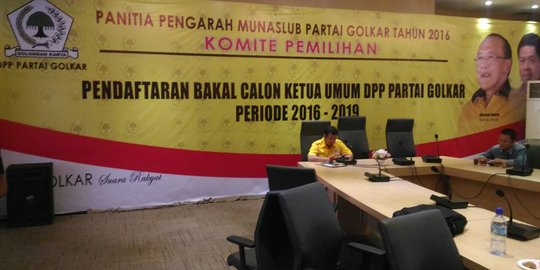 Syarat tidak tercela calon ketum Golkar membuat polemik