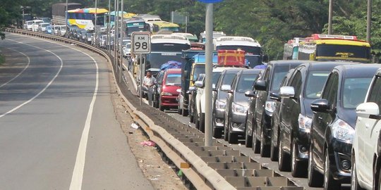 Libur panjang 5-8 Mei, pengguna tol Merak melonjak 10.000 kendaraan