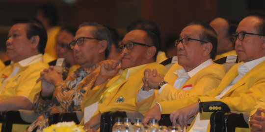 Survei Munaslub Golkar: Airlangga dan Ade Komarudin bersaing ketat