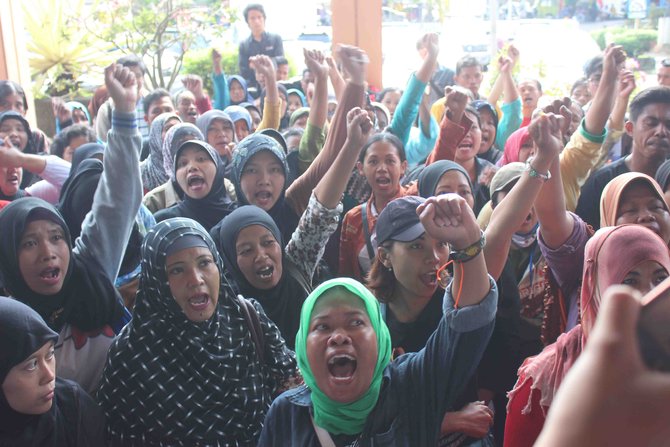 sidang aktivis dua aktivis buruh di malang