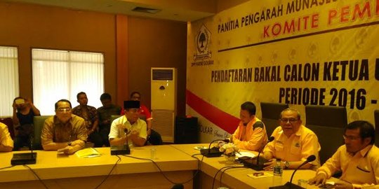 Ditemani pengkritik Ahok, Indra Bambang Utoyo daftar caketum Golkar