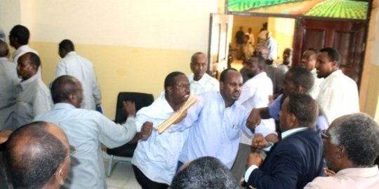 somalia saling tusuk pakai pulpen rev1