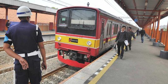 Ada gangguan persinyalan, Commuter Line jurusan Serpong terganggu