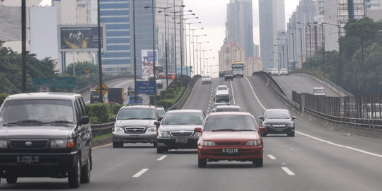 Libur panjang, tol dalam kota dari dan ke Semanggi sepi dan lancar