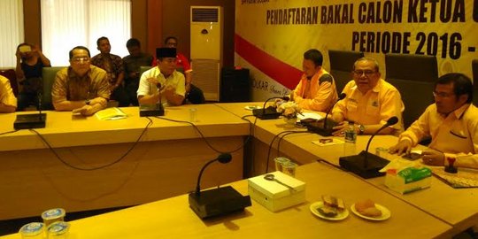 Takut dicoret, Akom terpaksa setor Rp 1 miliar mahar caketum Golkar