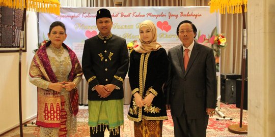 Cantiknya gadis Suriah saat didandani ala Pengantin Betawi
