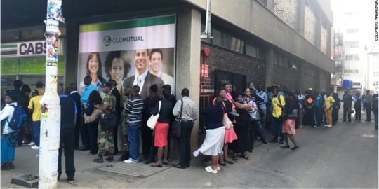 Zimbabwe kehabisan uang tunai, masyarakat antre 3 hari di bank