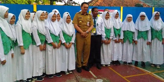 Tinjau pelaksanaan UN SMP, Ahok sebut siswa lebih siap dan santai