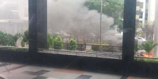 Demo HMI di KPK rusuh, 2 polisi dilempari batu hingga luka di kepala