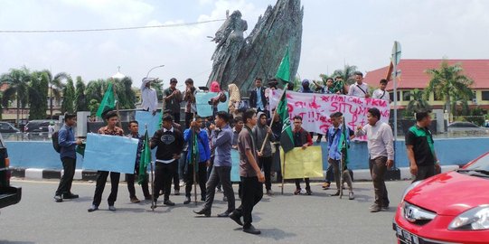 HMI Pekanbaru demo dan ancam polisikan Pimpinan KPK Saut Situmorang