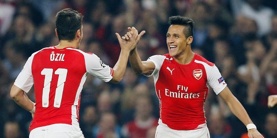 Arsenal dan Tottenham masih terus bersaing hingga laga terakhir