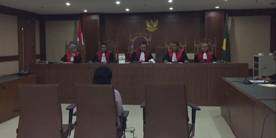 Terbukti korupsi, aspri Dewi Yasin Limpo divonis 4 tahun bui