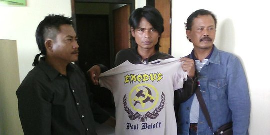 Pria gondrong pemakai kaos palu arit di Malang dikenakan wajib lapor
