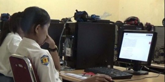 Tak punya komputer, SMP negeri di Bekasi tak bisa gelar ujian online