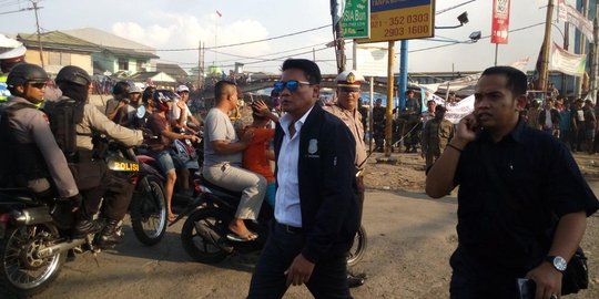 Datangi kerusuhan di Dadap, Kombes Krisna Murti disambut hujan batu