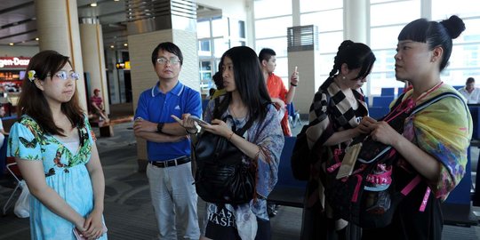 Calon penumpang Lion Air di Bandara Ngura Rai masih menumpuk