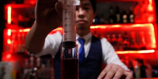 dari mengonsumsi darah