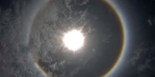 Fenomena matahari bercincin hebohkan warga Venezuela
