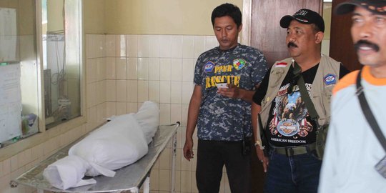 Dihabisi teman sendiri, jasad Mujianto digantung di saluran air