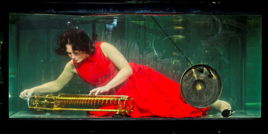[Video] Keunikan musik AquaSonic, band underwater pertama di dunia