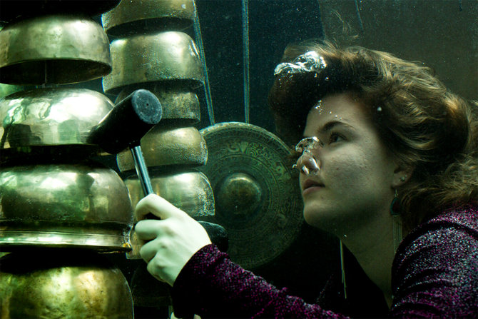 band underwater aquasonic