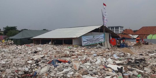 Ahok akan gusur tenda pemberian Prabowo untuk warga Pasar 