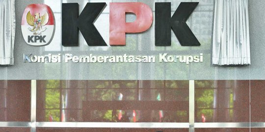 Diduga terima suap, mantan ketua DPRD Riau jalani pemeriksaan di KPK